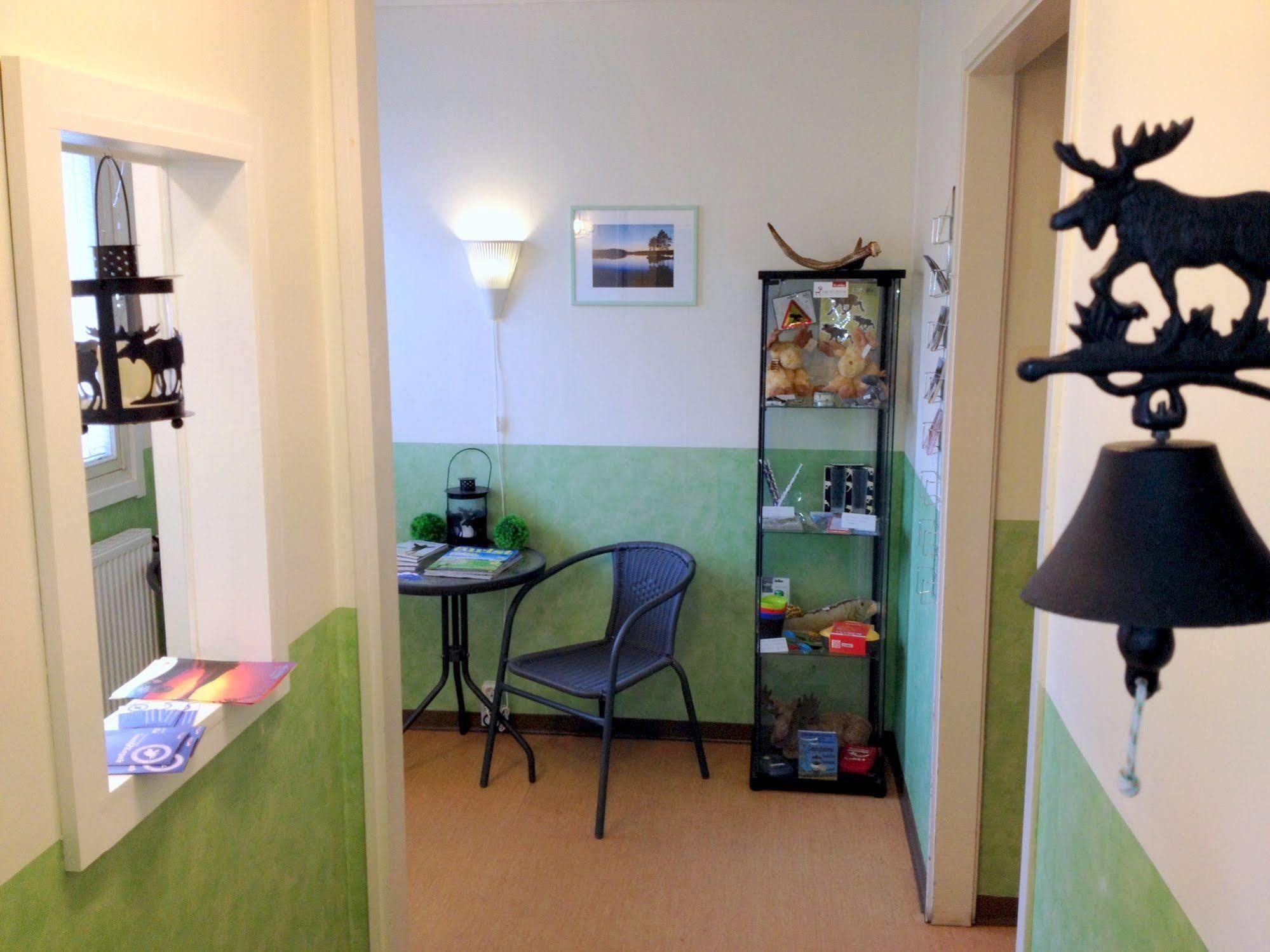 Haellefors Vandrarhem-Hostel & Kanotcenter Екстериор снимка
