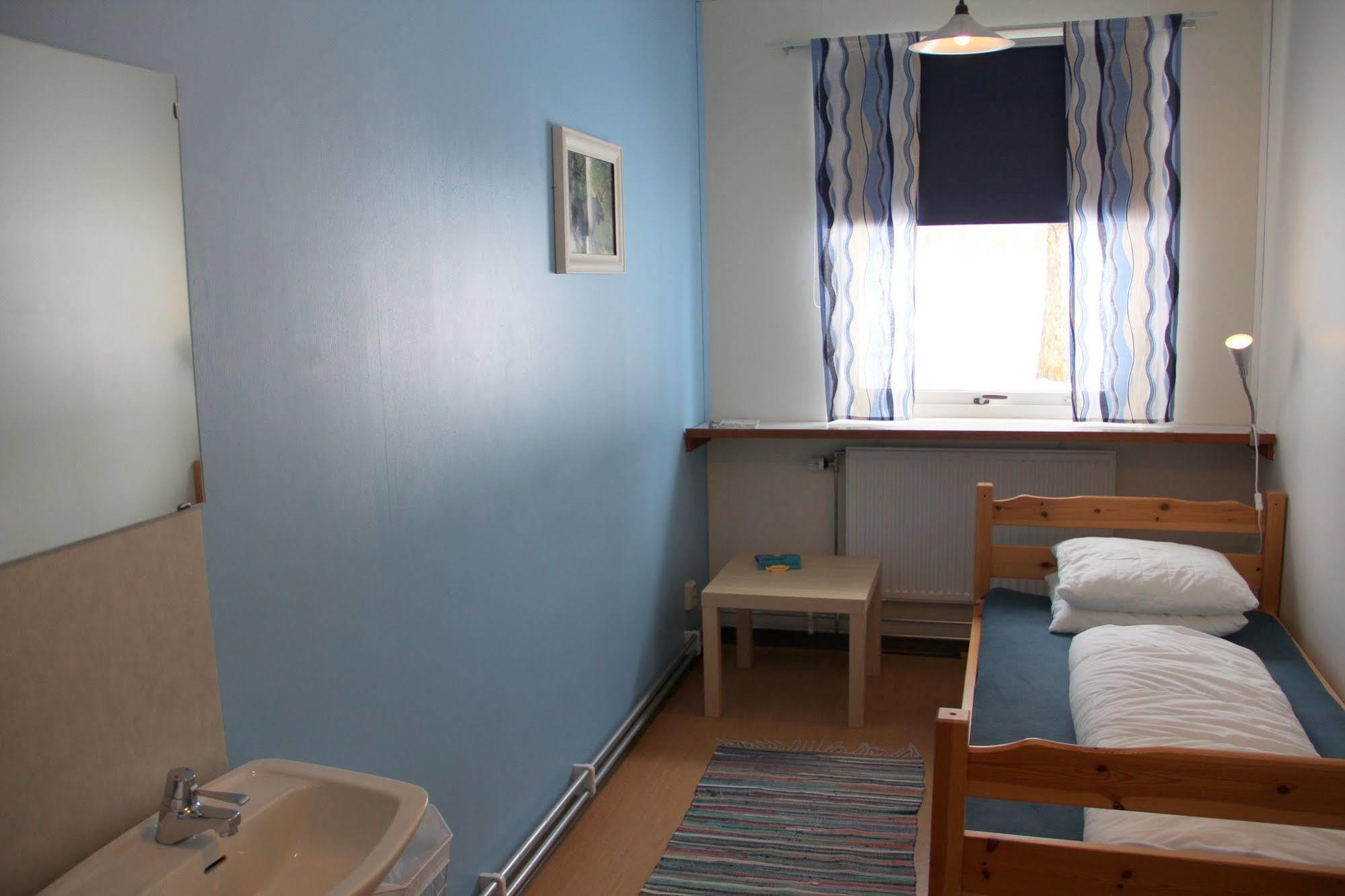Haellefors Vandrarhem-Hostel & Kanotcenter Екстериор снимка